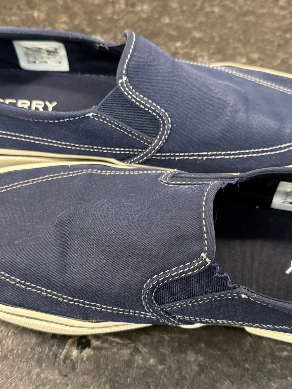 Sperry contrast textured